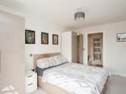 2 bedroom flat for sale in Granville Road, Watford, WD18