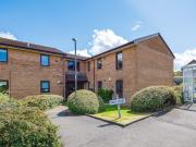 2 bedroom flat for sale in Greenfarm Road, Newton...