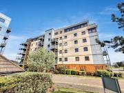 2 bedroom flat for sale in Groombridge Avenue,...