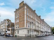 2 bedroom flat for sale in Harrington Gardens, London, SW7