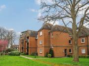 2 Bedroom Flat For Sale In Herondean The Avenue
