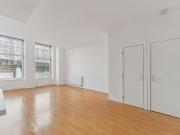 2 bedroom flat for sale in Howard Street, Flat 1/3, City...