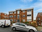 2 bedroom flat for sale in Kings Avenue, Eastbourne, BN21
