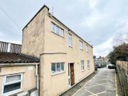 2 Bedroom Flat For Sale In Kingswood