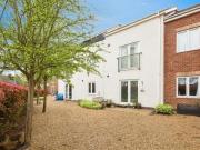 2 Bedroom Flat For Sale In Leicester, Leicestershire