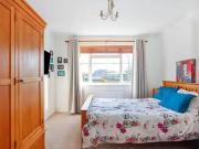 2 Bedroom Flat For Sale In Lock Road, Marlow, SL7