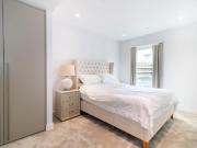 2 bedroom flat for sale in Lockgate Road, London, SW6