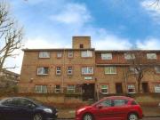 2 Bedroom Flat For Sale In London