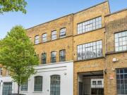 2 Bedroom Flat For Sale In London