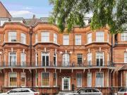 2 Bedroom Flat For Sale In London