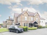 2 Bedroom Flat For Sale In London