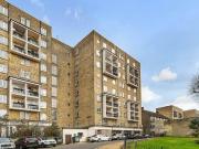 2 Bedroom Flat For Sale In London