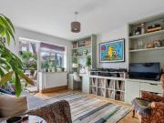 2 Bedroom Flat For Sale In London