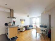 2 Bedroom Flat For Sale In London