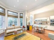2 Bedroom Flat For Sale In London