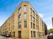 2 Bedroom Flat For Sale In London