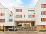 2 Bedroom Flat For Sale In London