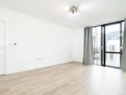 2 Bedroom Flat For Sale In London