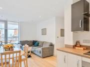 2 Bedroom Flat For Sale In London