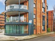2 Bedroom Flat For Sale In London