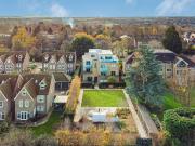 2 bedroom flat for sale in London Road, St Albans, AL1