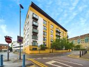 2 bedroom flat for sale in Lord Street, Watford,...