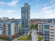 2 bedroom flat for sale in Meadowside Quay Square,...