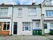 2 Bedroom Flat For Sale In Newhaven, East Sussex