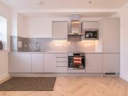 2 bedroom flat for sale in Northcote Road, London, SW11