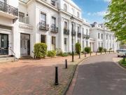 2 bedroom flat for sale in Park Crescent, Worthing, BN11