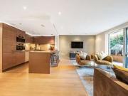 2 bedroom flat for sale in Park Street, Fulham