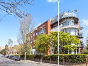 2 bedroom flat for sale in Preston Park Avenue,...