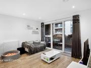 2 bedroom flat for sale in Purbeck Gardens, London, SE26