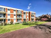 2 bedroom flat for sale in Silverdale Road, Eastbourne, BN20