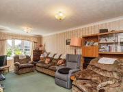 2 Bedroom Flat For Sale In Southend on sea
