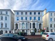 2 bedroom flat for sale in Spencer Road, Eastbourne, BN21