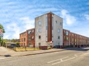 2 bedroom flat for sale in Stockport Road, Manchester,...