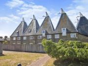 2 Bedroom Flat For Sale In Teynham, Sittingbourne