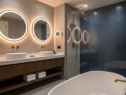 2 bedroom flat for sale in The Crescent, Watford,...