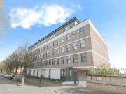 2 bedroom flat for sale in The Grove, Gravesend, Kent, DA12