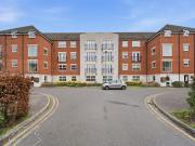 2 bedroom flat for sale in Tobermory Close, Slough, SL3