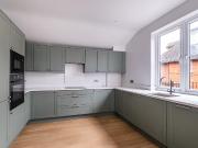 2 bedroom flat for sale in Upper Richmond Road, London, SW15