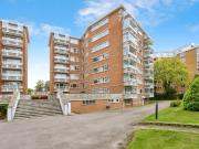 2 bedroom flat for sale in West Cliff Road, West Cliff,...