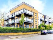 2 bedroom flat for sale in Wharf Road, Guildford,...