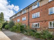 2 bedroom flat for sale in Wilmer Crescent, Kingston...