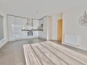 2 bedroom flat for sale in Windsor Road, Slough, SL1