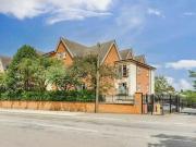 2 Bedroom Flat For Sale In Woodthorpe, Nottinghamshire