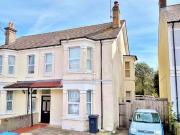 2 Bedroom Flat For Sale In Worthing, West Sussex