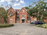 2 bedroom flat for sale in Wychwood Place, Winchester,...