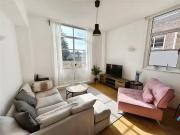 2 bedroom Flat for sale, Queen Street, Hitchin, SG4 £320,000